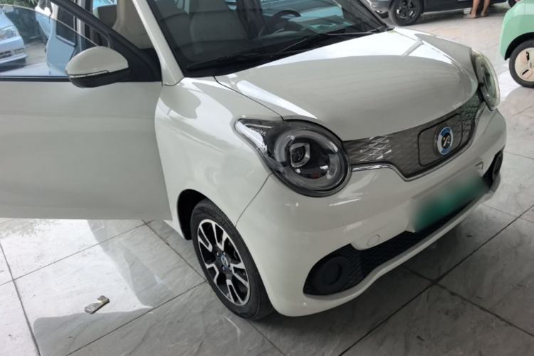 Used Brilliance Xinri i03A 2021 318 km 31.45 kWh Front Right 45 Deg