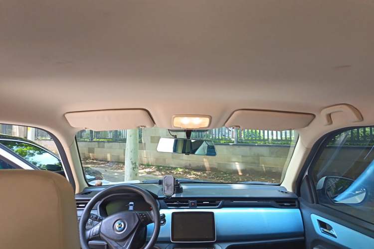 Used Brilliance Xinri i03A 2021 318 km 31.45 kWh Headliner