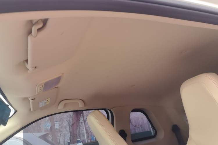 Used Brilliance Xinri i03A 2021 318 km 31.45 kWh Headliner
