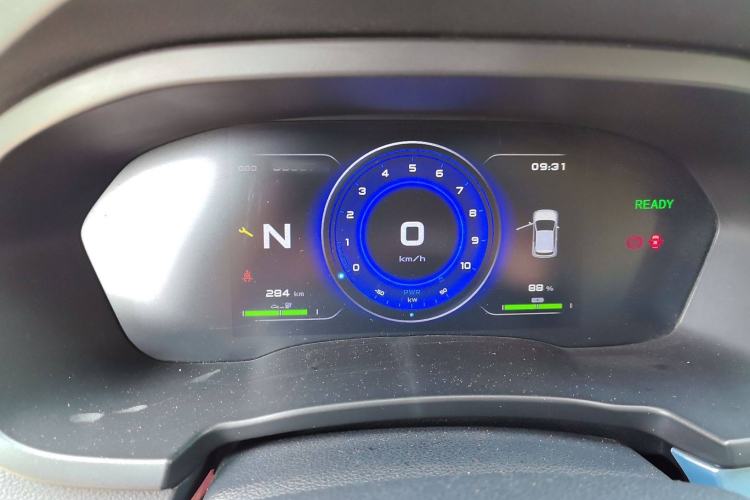 Used Brilliance Xinri i03A 2021 318 km 31.45 kWh Instrument Cluster