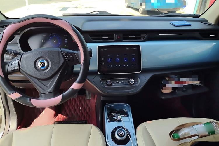 Used Brilliance Xinri i03A 2021 318 km 31.45 kWh Interior 2