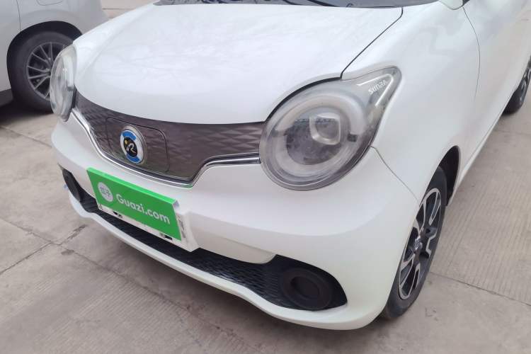 Used Brilliance Xinri i03A 2021 318 km 31.45 kWh Left Front Headlight