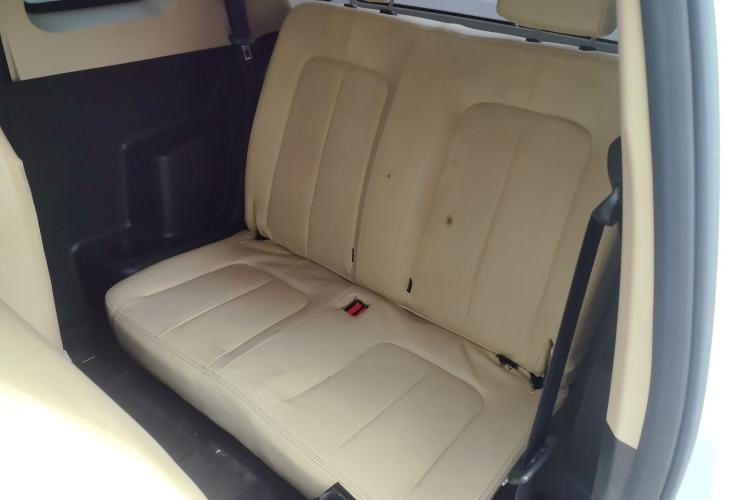 Used Brilliance Xinri i03A 2021 318 km 31.45 kWh Left Rear Seat