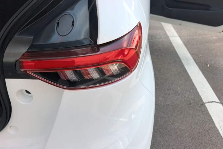 Used Brilliance Xinri i03A 2021 318 km 31.45 kWh Right Rear Taillight