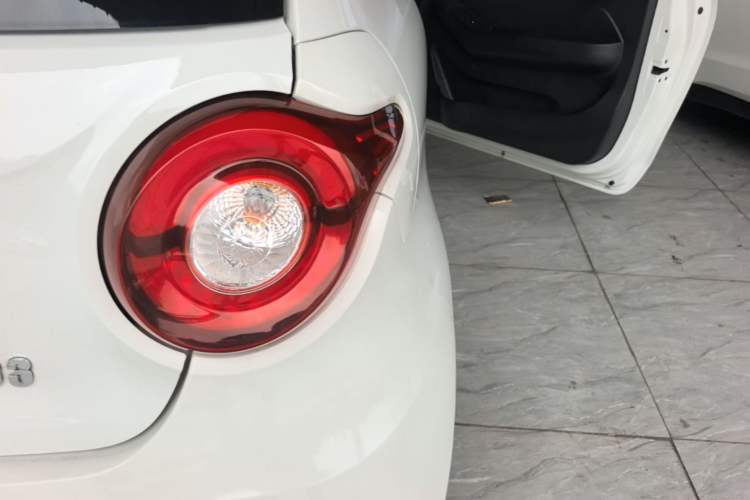 Used Brilliance Xinri i03A 2021 318 km 31.45 kWh Right Rear Taillight