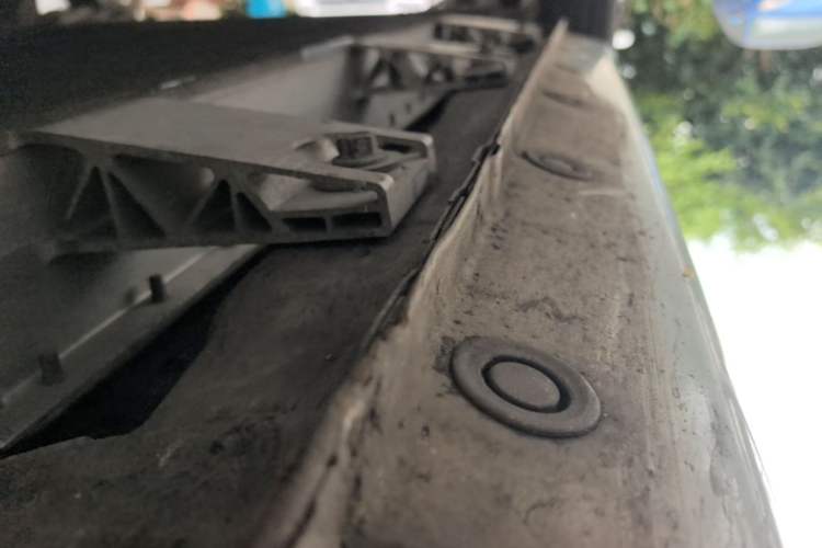 Used Brilliance Xinri i03A 2021 318 km 31.45 kWh Right Side Sill