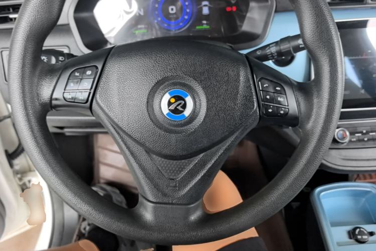 Used Brilliance Xinri i03A 2021 318 km 31.45 kWh Steering Wheel