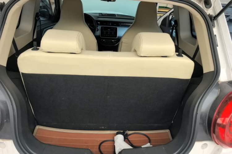 Used Brilliance Xinri i03A 2021 318 km 31.45 kWh Trunk