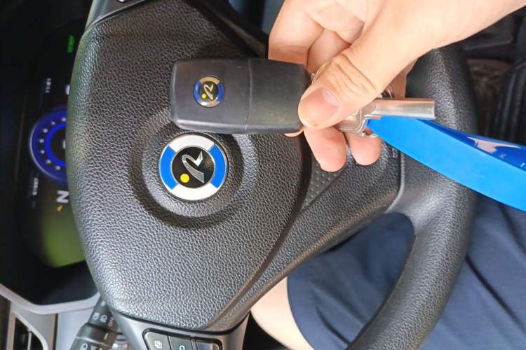 Used Brilliance Xinri i03A 2021 318 km 31.45 kWh Vehicle Key