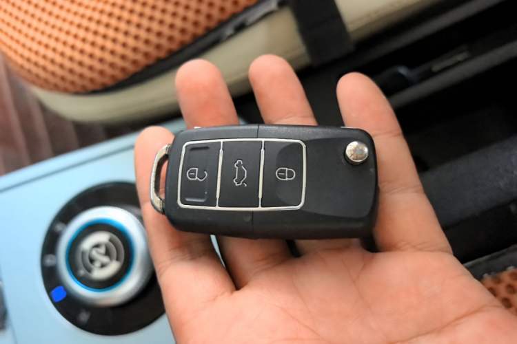 Used Brilliance Xinri i03A 2021 318 km 31.45 kWh Vehicle Key