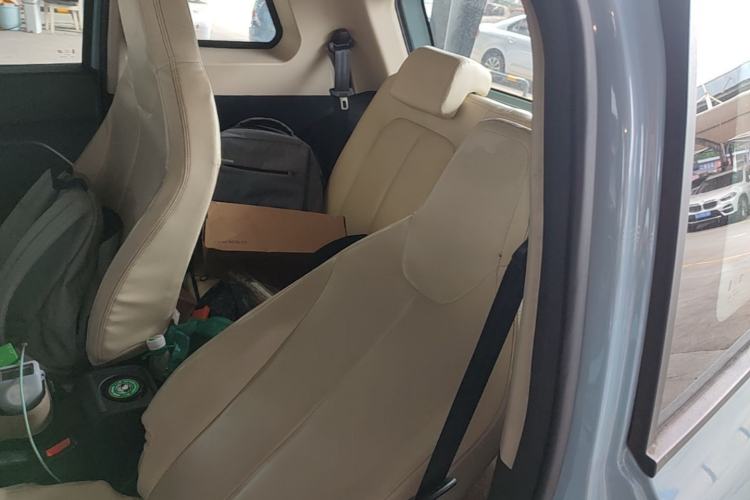 Used Brilliance Xinri i03A 2022 Rental Custom Edition Left Rear Seat