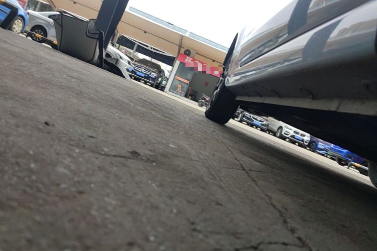 Used Brilliance Xinri i03A 2022 Rental Custom Edition Right Side Sill