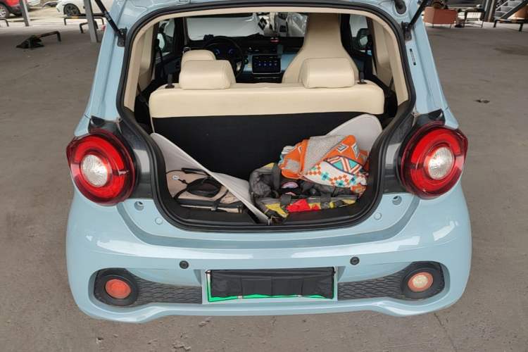 Used Brilliance Xinri i03A 2022 Rental Custom Edition Trunk