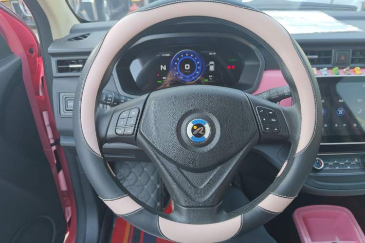 Used Brilliance Xinri i03A 2022 Rental Custom Edition Interior 2