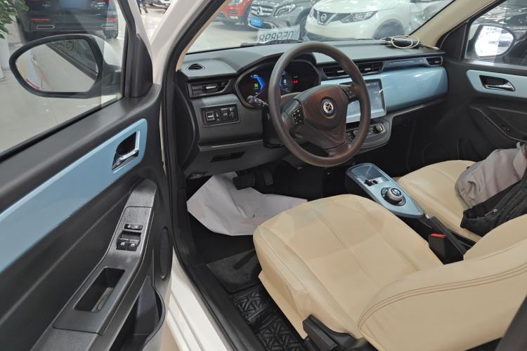 Used Brilliance Xinri i03A 2022 Online Ride-Hailing Custom Edition Driver Seat