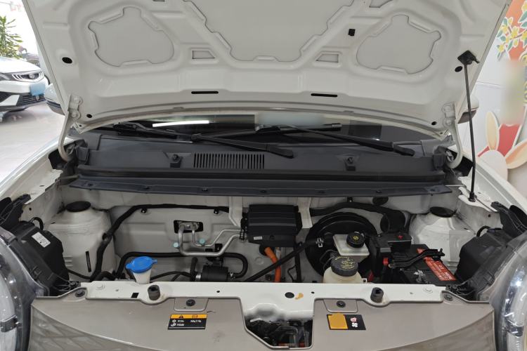 Used Brilliance Xinri i03A 2022 Online Ride-Hailing Custom Edition Engine Bay