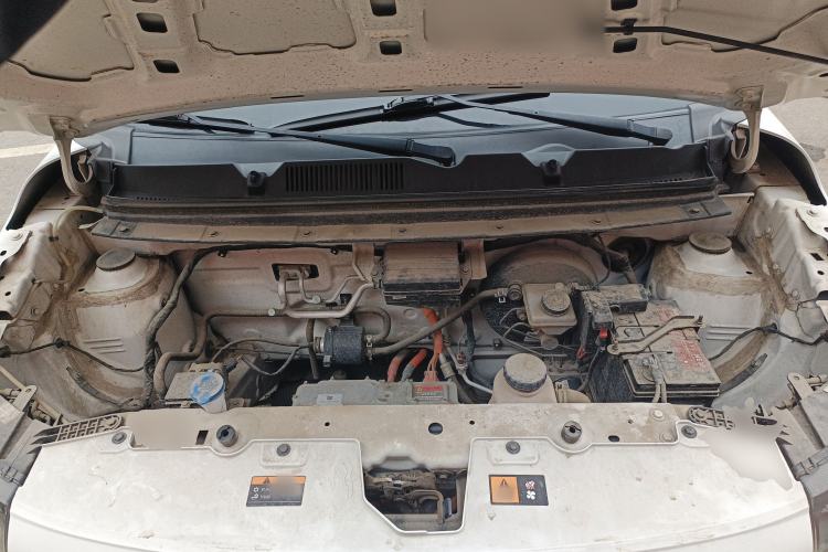 Used Brilliance Xinri i03A 2022 Rental Custom Edition Engine Bay