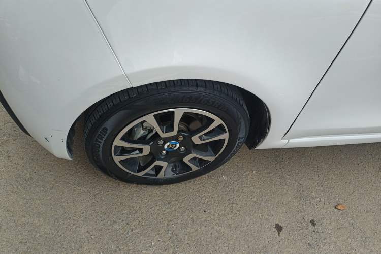 Used Brilliance Xinri i03A 2022 Rental Custom Edition Exterior 4
