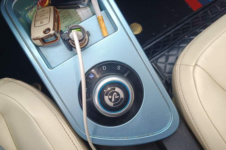 Used Brilliance Xinri i03A 2022 Rental Custom Edition Gear Lever