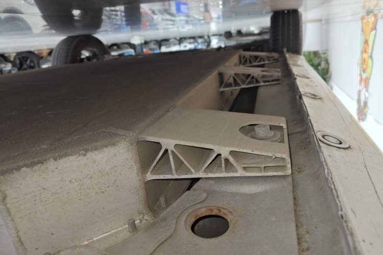 Used Brilliance Xinri i03A 2022 Online Ride-Hailing Custom Edition Left Side Sill