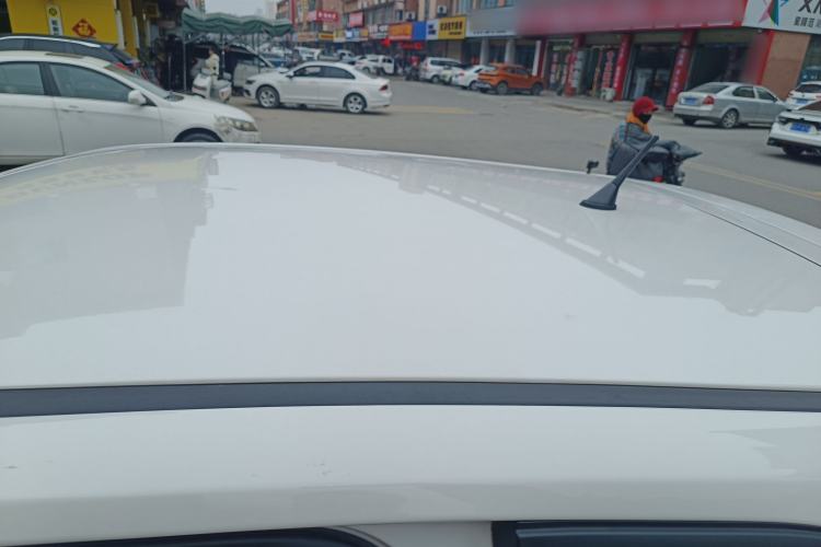 Used Brilliance Xinri i03A 2022 Rental Custom Edition Roof