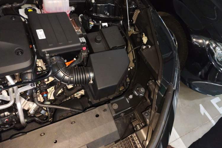 Used Buick Zijing E7 2026 Model, 1600 Ultra-Full-Option Turbo Version Engine Bay Left