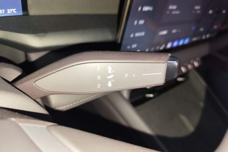 Used Buick Zijing E7 2026 Model, 1600 Ultra-Full-Option Turbo Version Gear Lever