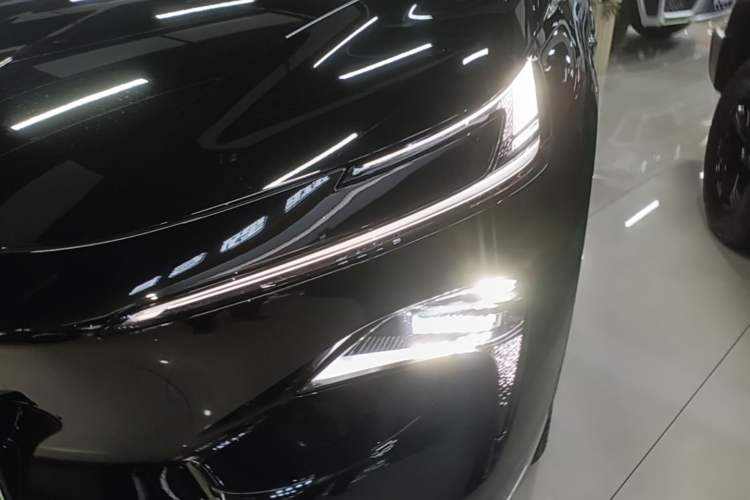 Used Buick Zijing E7 2026 Model, 1600 Ultra-Full-Option Turbo Version Left Front Headlight