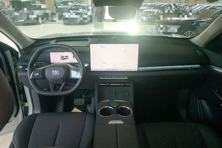 Used Buick Zijing E7 2026 Model, 1600 Full-Option Version Center Console