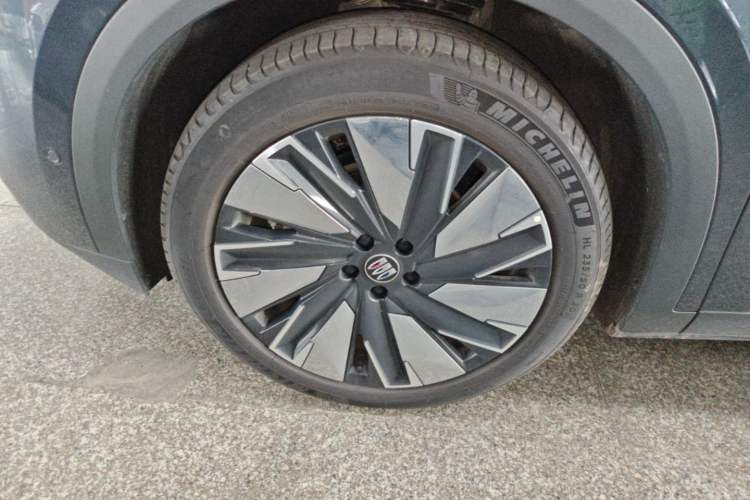 Used Buick Zijing E7 2026 Model, 1600 Ultra-Full-Option Turbo Version Left Front Wheel Hub