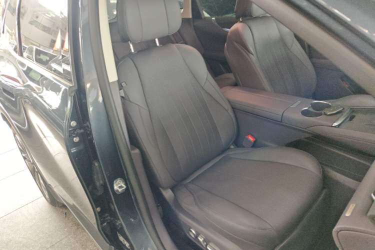 Used Buick Zijing E7 2026 Model, 1600 Ultra-Full-Option Turbo Version Right Front Seat