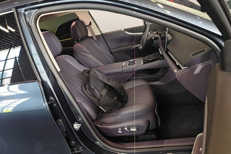 Used Buick Zijing E7 2026 Model, 1600 Ultra-Full-Option Turbo Version Right Front Seat