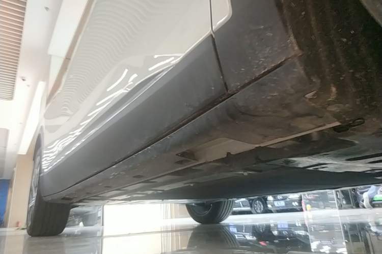 Used Buick Zijing E7 2026 Model, 1600 Full-Option Version Right Side Sill