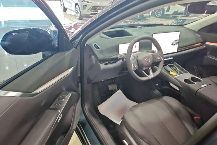 Used Buick Zijing E7 2026 Model, 1600 Ultra-Full-Option Turbo Version Driver Seat