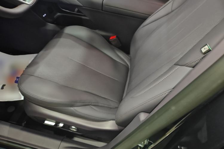 Used Buick Zijing E7 2026 Model, 1600 Ultra-Full-Option Turbo Version Left Front Seat