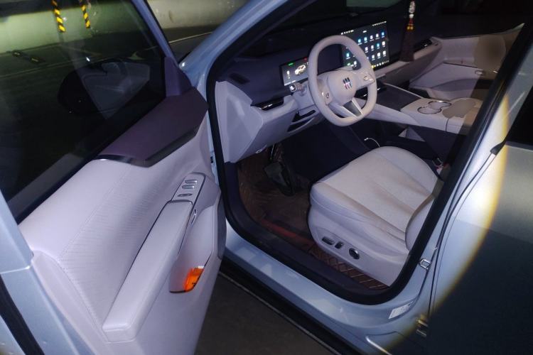 Used Buick Zijing E7 2026 Model, 1600 Ultra-Full-Option Turbo Version Driver Seat