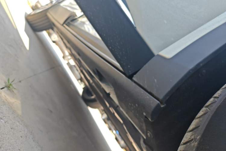 Used Buick Zijing E7 2026 Model, 1600 Ultra-Full-Option Turbo Version Right Side Sill