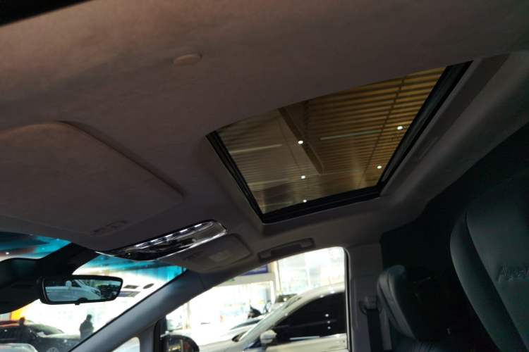 Used Buick Century 2023 2.0T Four-Seat Private Edition Headliner