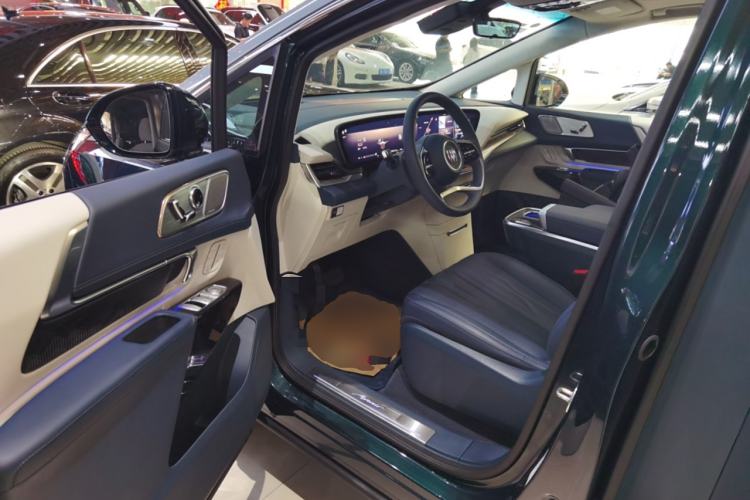 Used Buick Century 2023 2.0T Four-Seat Private Edition Interior 3