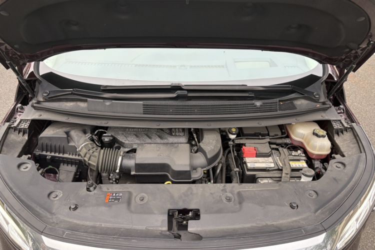 Used Buick Century 2023 2.0T Six-Seater Yinshi Edition Engine Bay