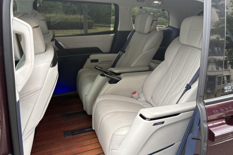 Used Buick Century 2023 2.0T Six-Seater Yinshi Edition Interior 4