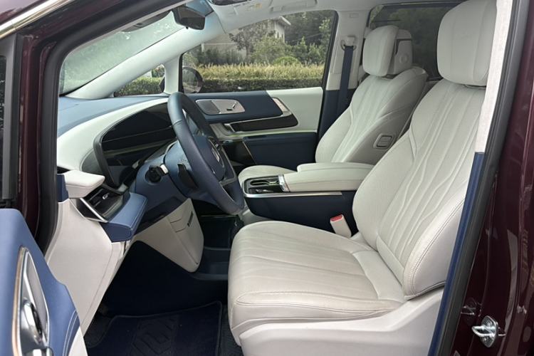 Used Buick Century 2023 2.0T Six-Seater Yinshi Edition Left Front Seat