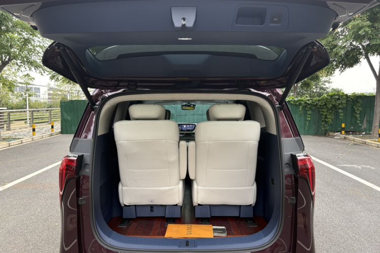 Used Buick Century 2023 2.0T Six-Seater Yinshi Edition Trunk