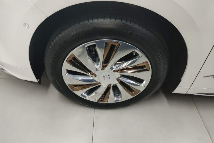 Used Buick Century 2025 2.0T Four-Seat Private Edition Left Front Wheel Hub