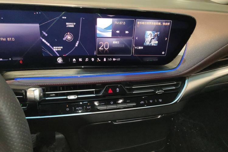 Used Buick Century 2023 2.0T Six-Seater Yinshi Edition Audio And AC Panel