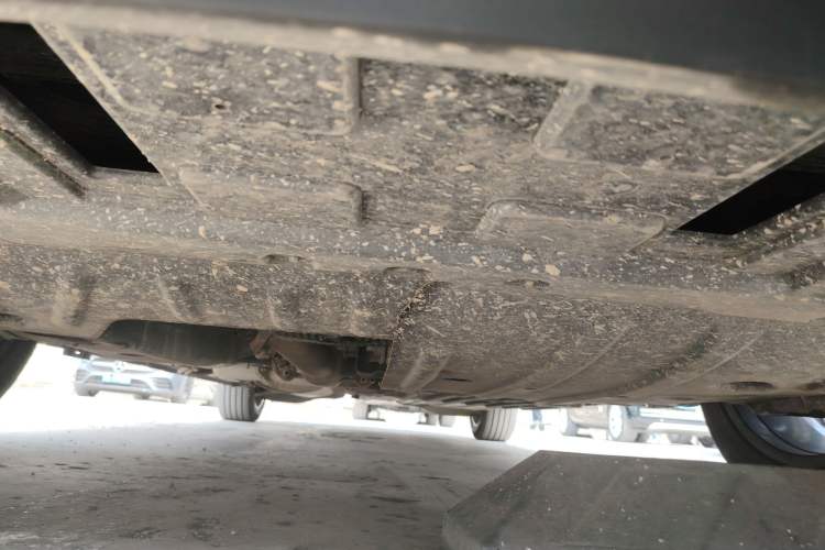 Used Buick Century 2023 2.0T Seven-Seater Yinshi Edition Chassis Front