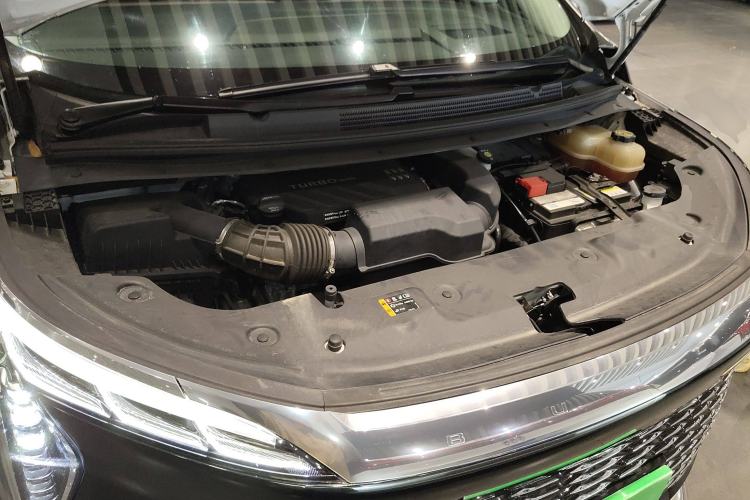 Used Buick Century 2023 2.0T Six-Seater Yinshi Edition Engine Bay