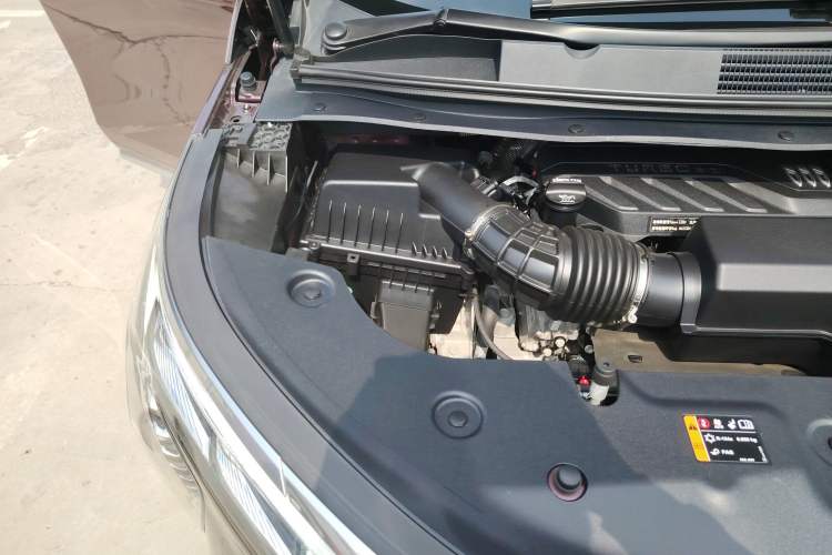Used Buick Century 2023 2.0T Seven-Seater Yinshi Edition Engine Bay Right