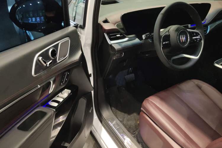Used Buick Century 2023 2.0T Six-Seater Yinshi Edition Interior 3