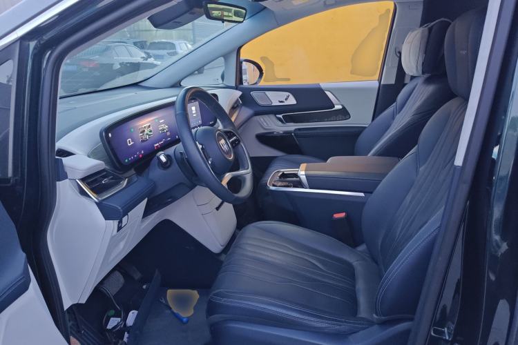 Used Buick Century 2023 2.0T Four-Seat Private Edition Interior 3